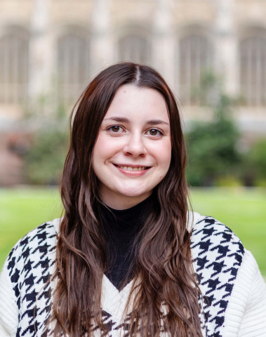 Headshot of Sydney Lount